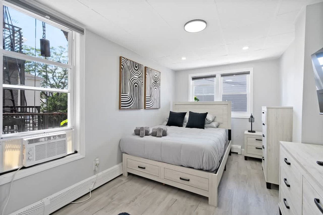 225 Hancock Ave #1470329P - Photo 4 of 34