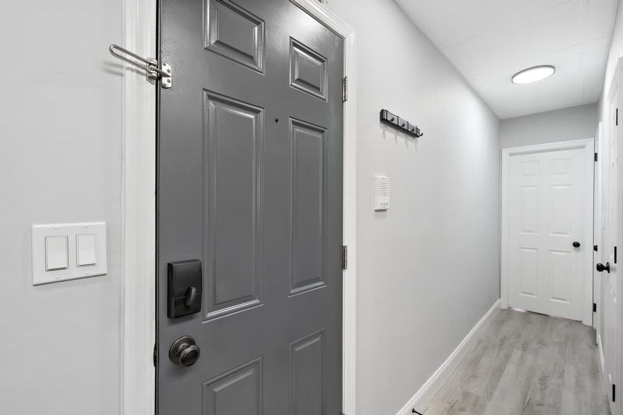 225 Hancock Ave #1470329P - Photo 7 of 34