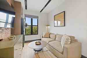 featured image of 115 Franklin St