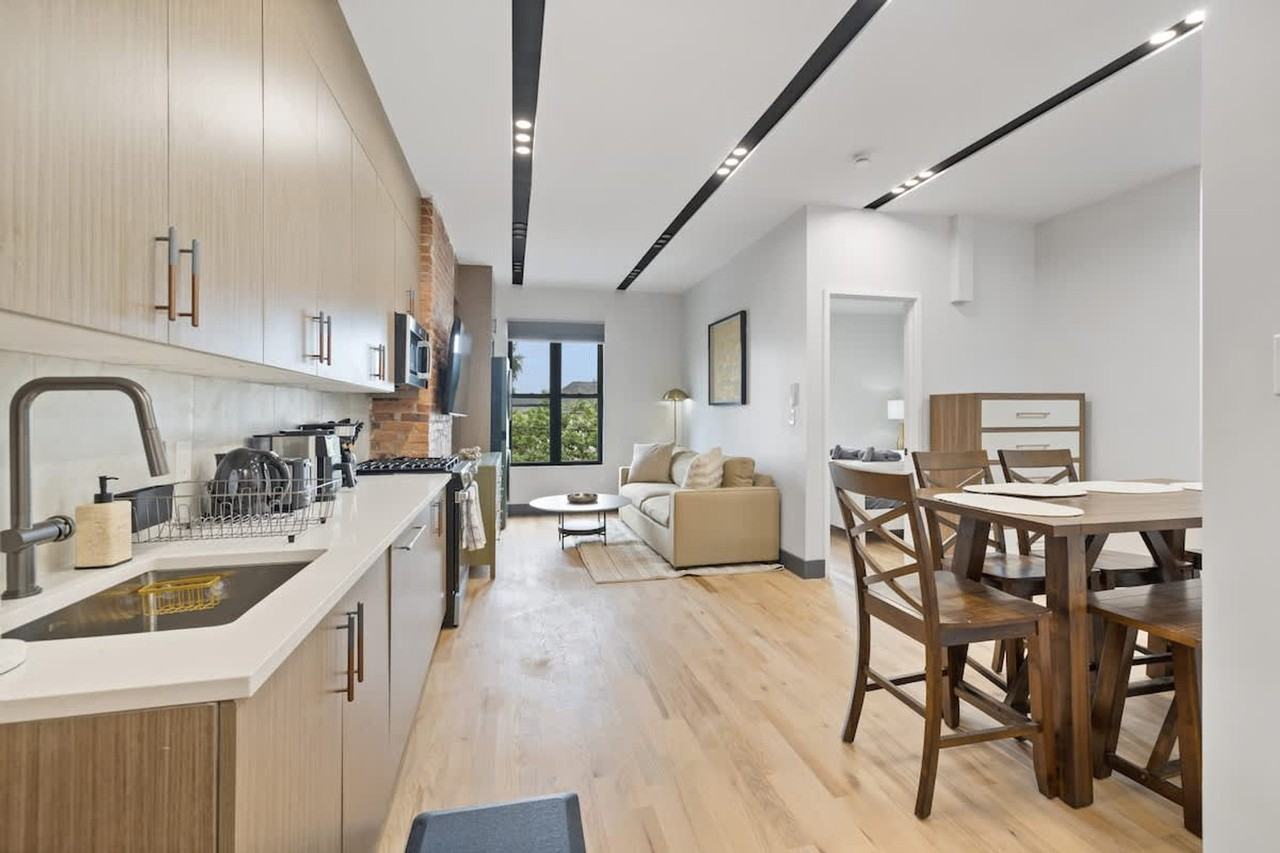 115 Franklin St #1470317P - Photo 5 of 32