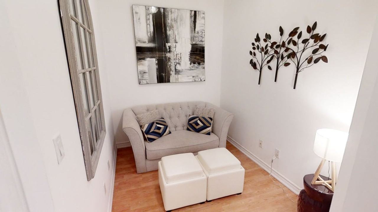 761 Bay St #1473119P - Photo 4 of 10