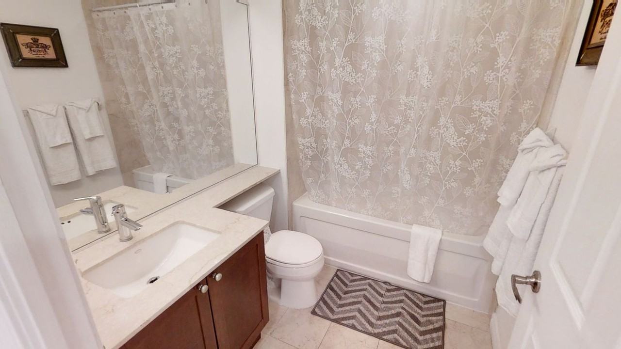 761 Bay St #1473119P - Photo 5 of 10