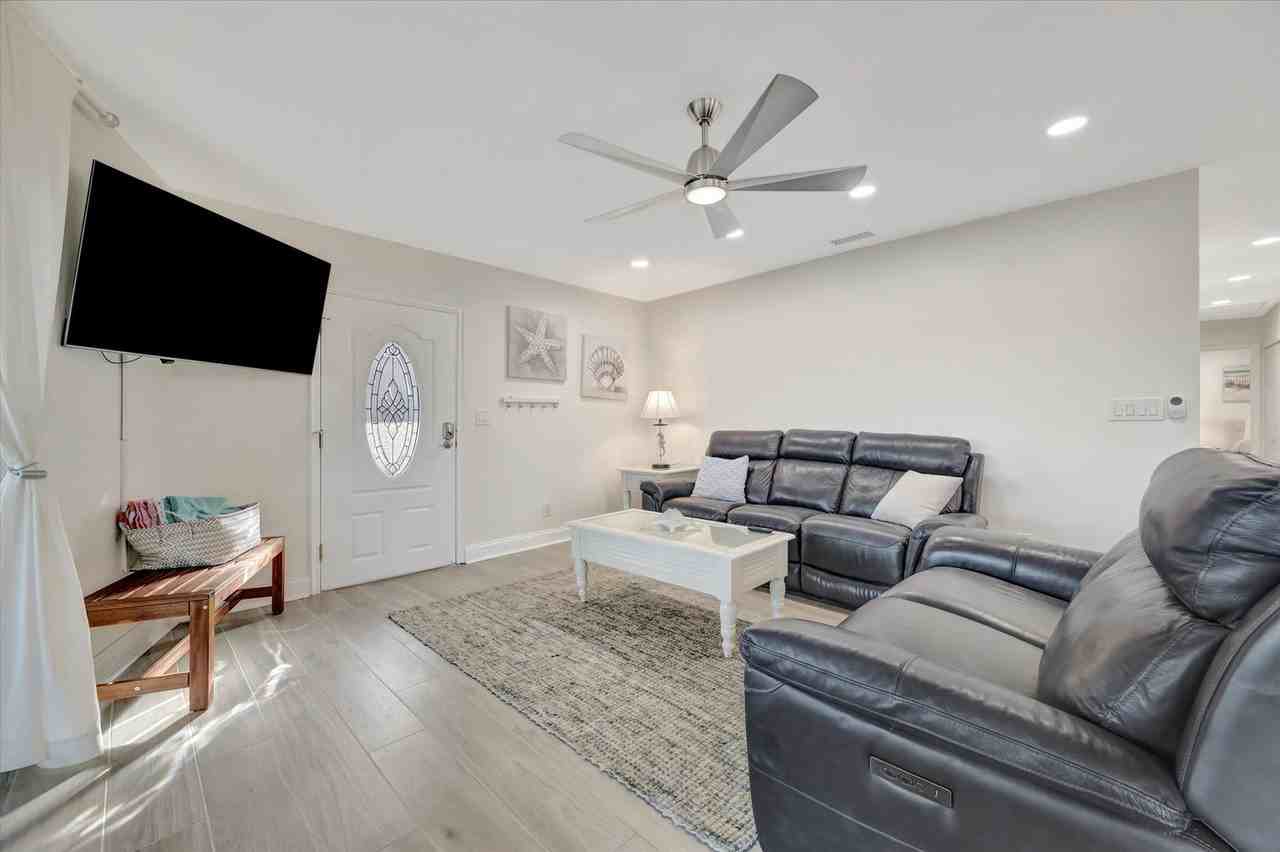 10 Gulf Blvd #1475816P - Photo 2 of 50