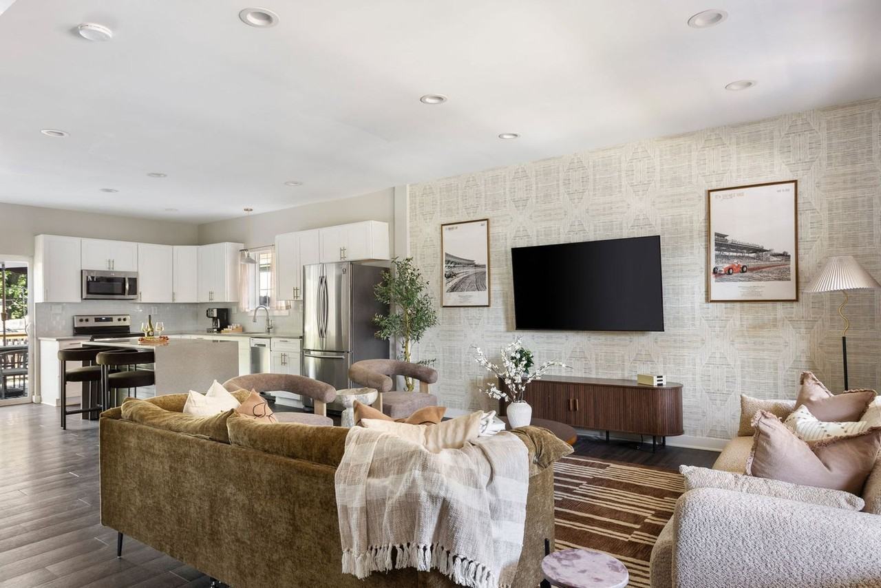 2308 Nowland Ave #1492765P - Photo 2 of 50