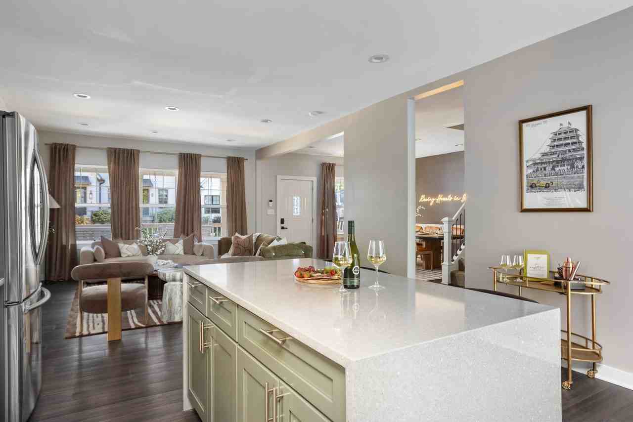 2308 Nowland Ave #1492765P - Photo 5 of 50