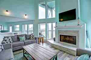 featured image of 9 La Playa