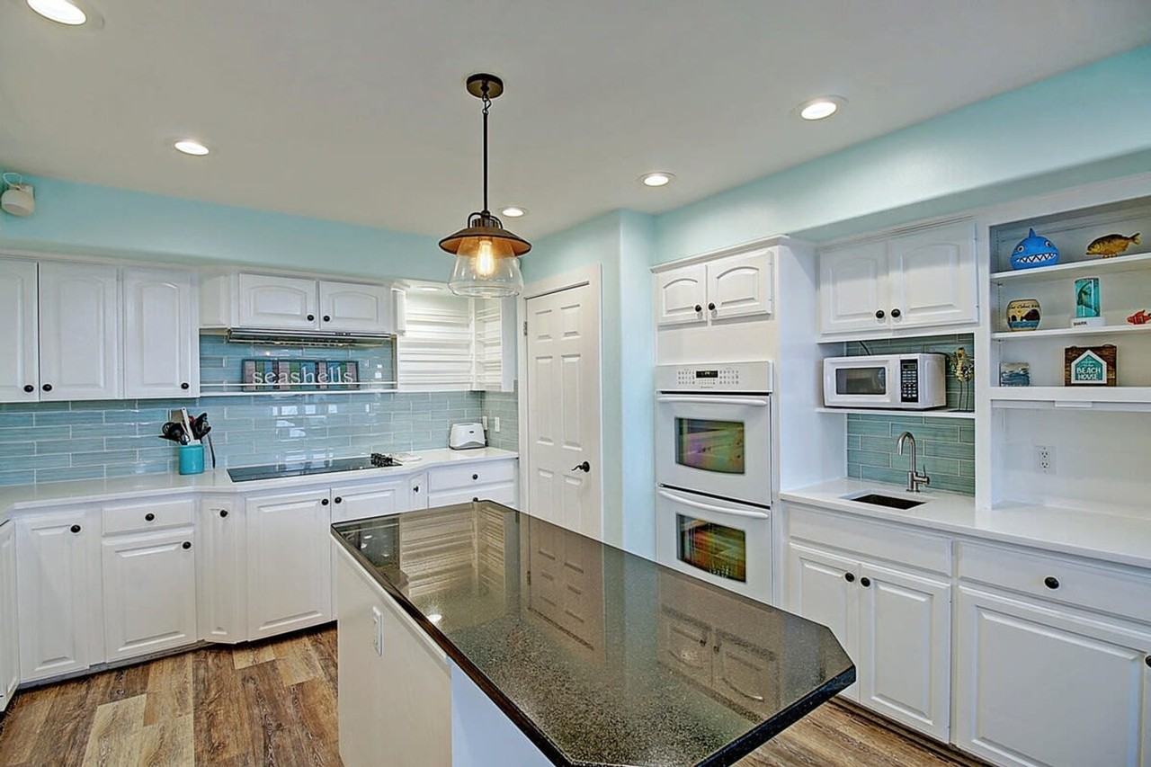 9 La Playa #1023242P - Photo 5 of 36