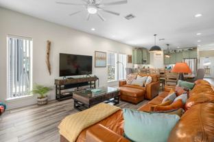 456 Paradise Pointe Dr - Photo 1 of 1