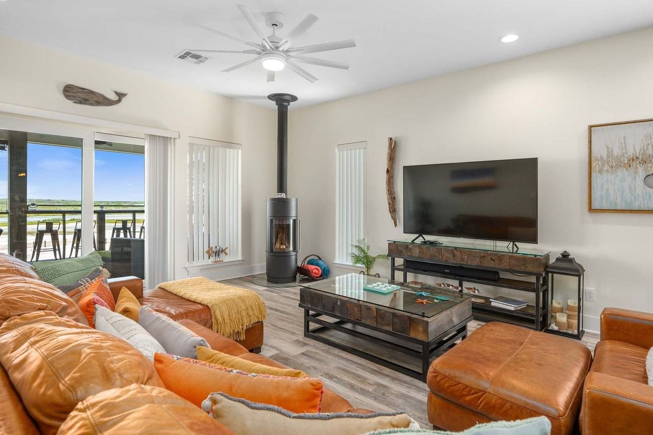 456 Paradise Pointe Dr #1023244P - Photo 3 of 44