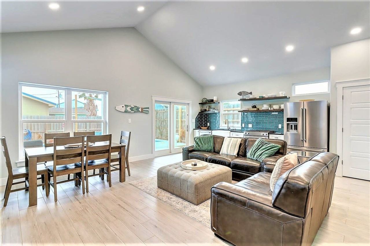 224 E Oaks Ave #1023164P - Photo 4 of 32