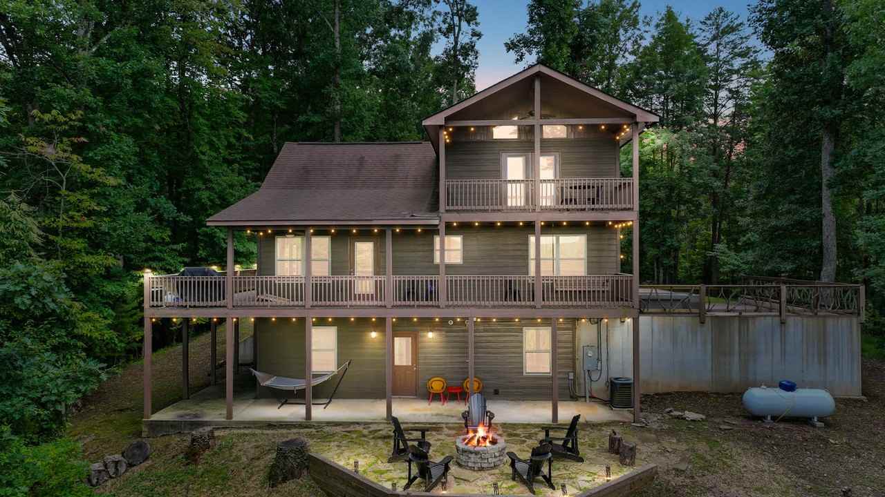 742 E Second St #1023097P - Photo 7 of 36