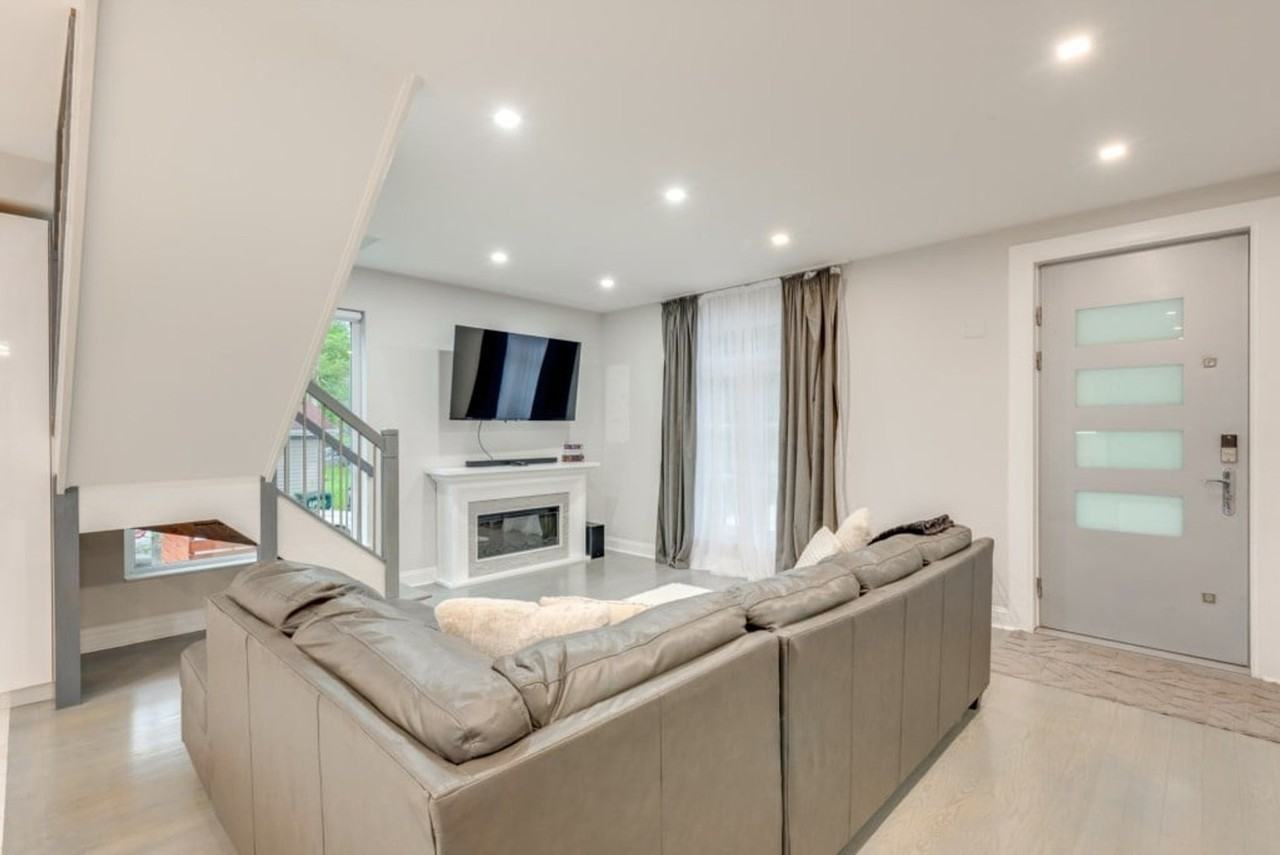 2135 Rosemont Dr #1490155P - Photo 2 of 50