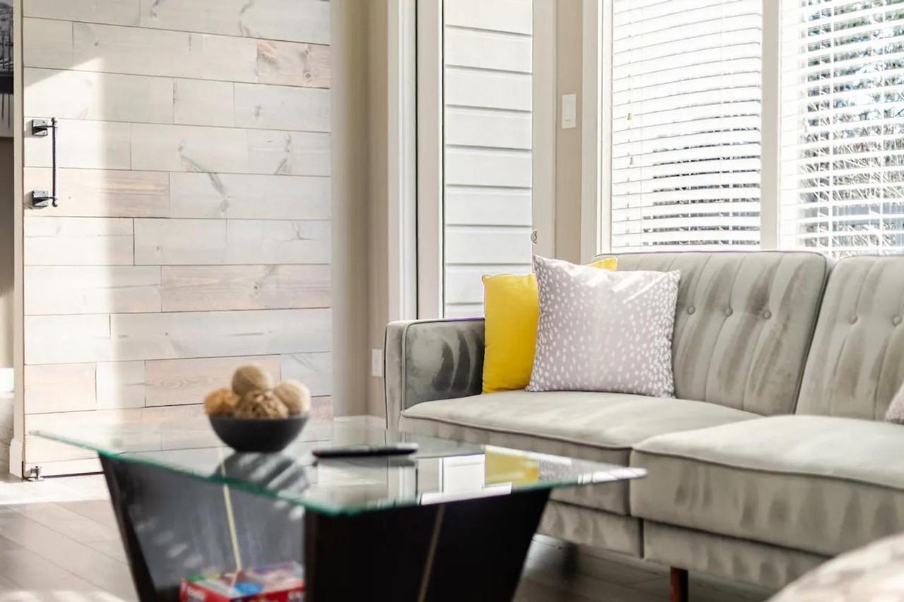 805 The High Rd #1492686P - Photo 2 of 22