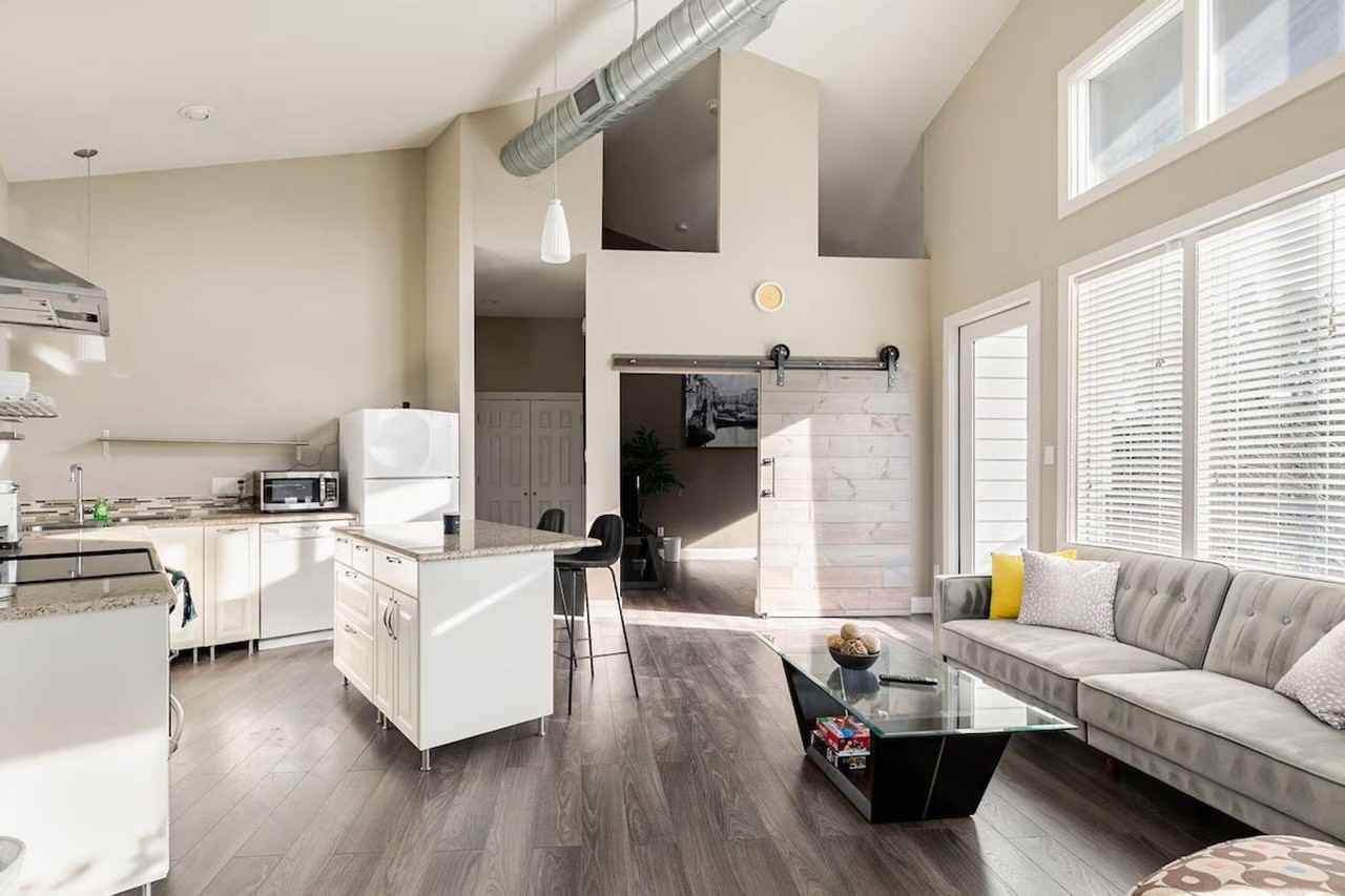 805 The High Rd #1492686P - Photo 4 of 22