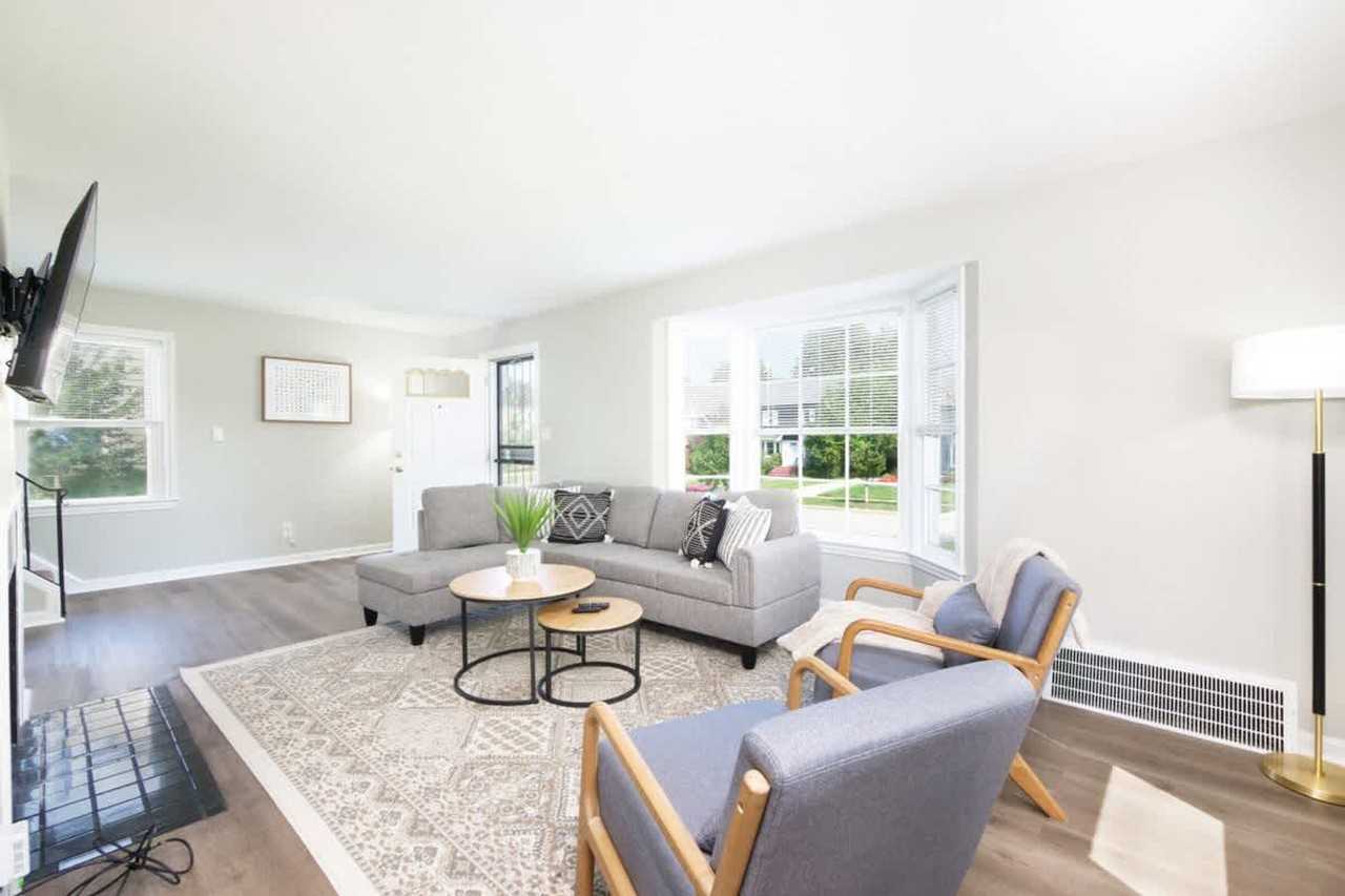 3582 Silsby Rd #1496031P - Photo 4 of 49