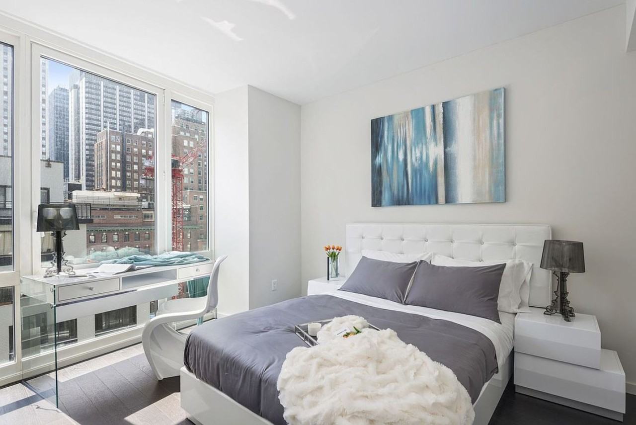 878 Seymour St #1496868P - Photo 3 of 14