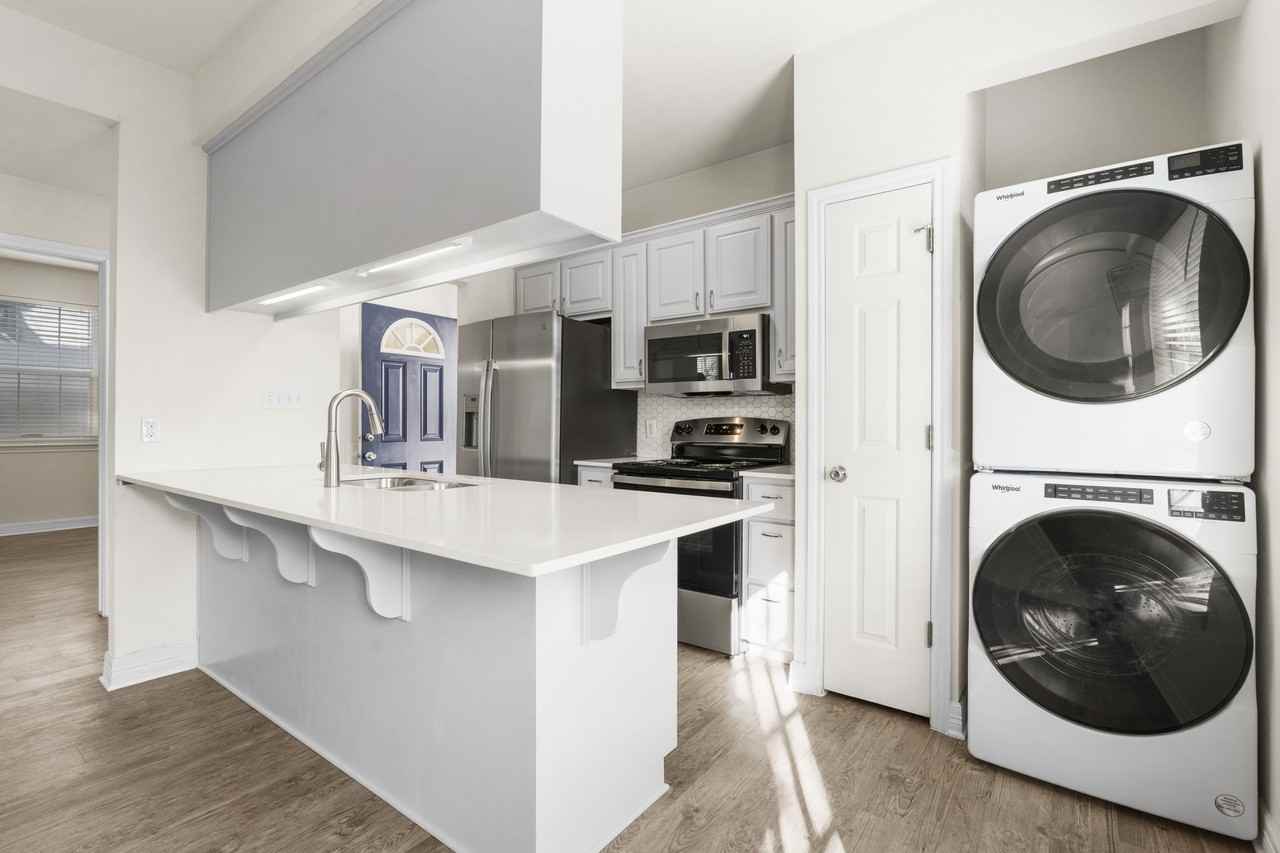 2500 Leon Street - Photo 4 of 20