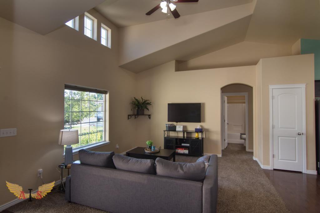 957 Bosero Way - Photo 4 of 32