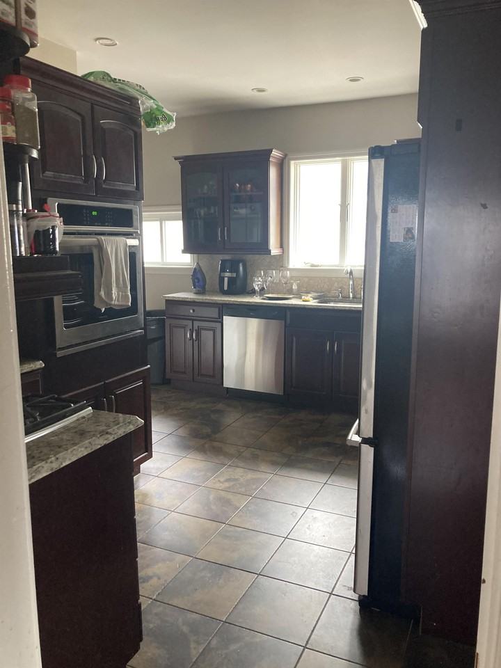 24 Cushing St #2 - Photo 5 of 7