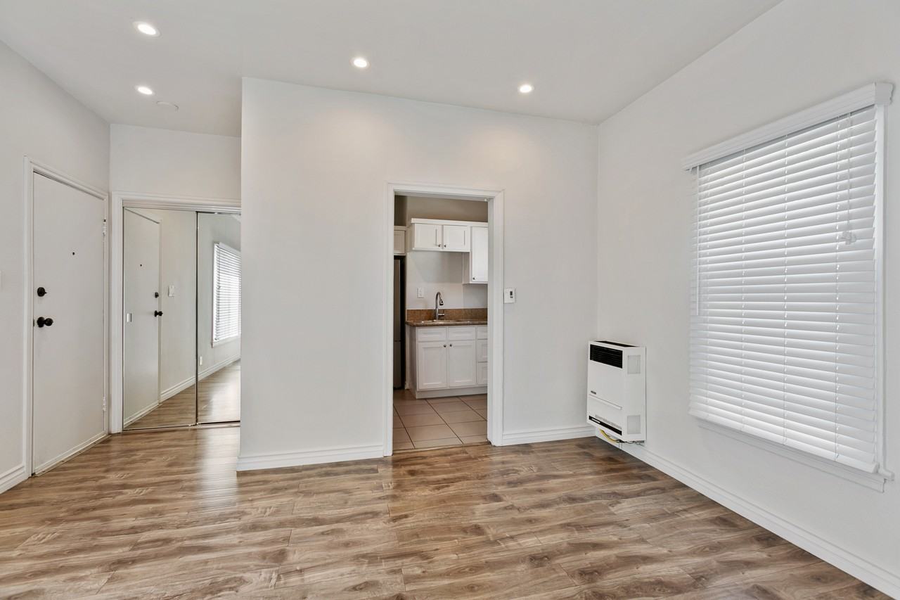 5135 Marathon Street #9 - Photo 4 of 7