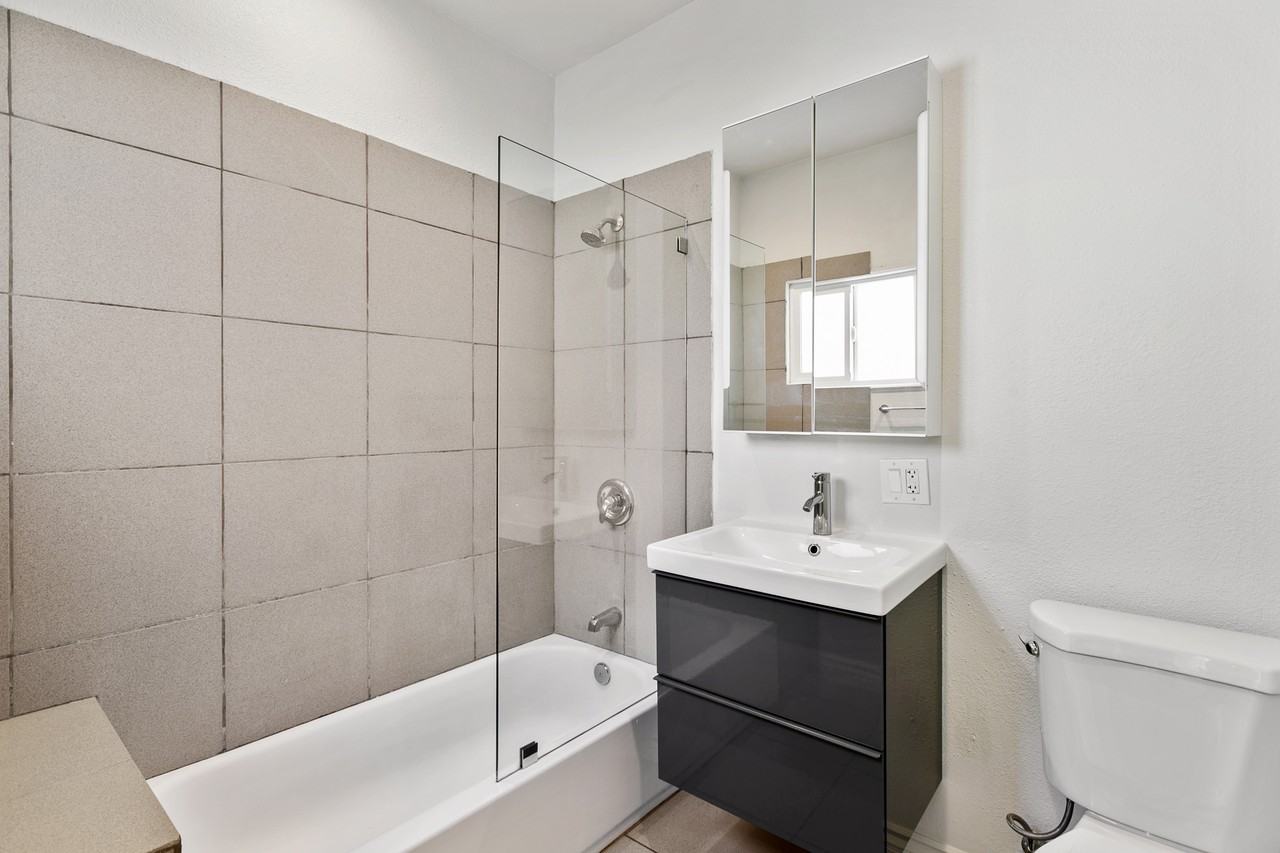 5135 Marathon Street #9 - Photo 7 of 7