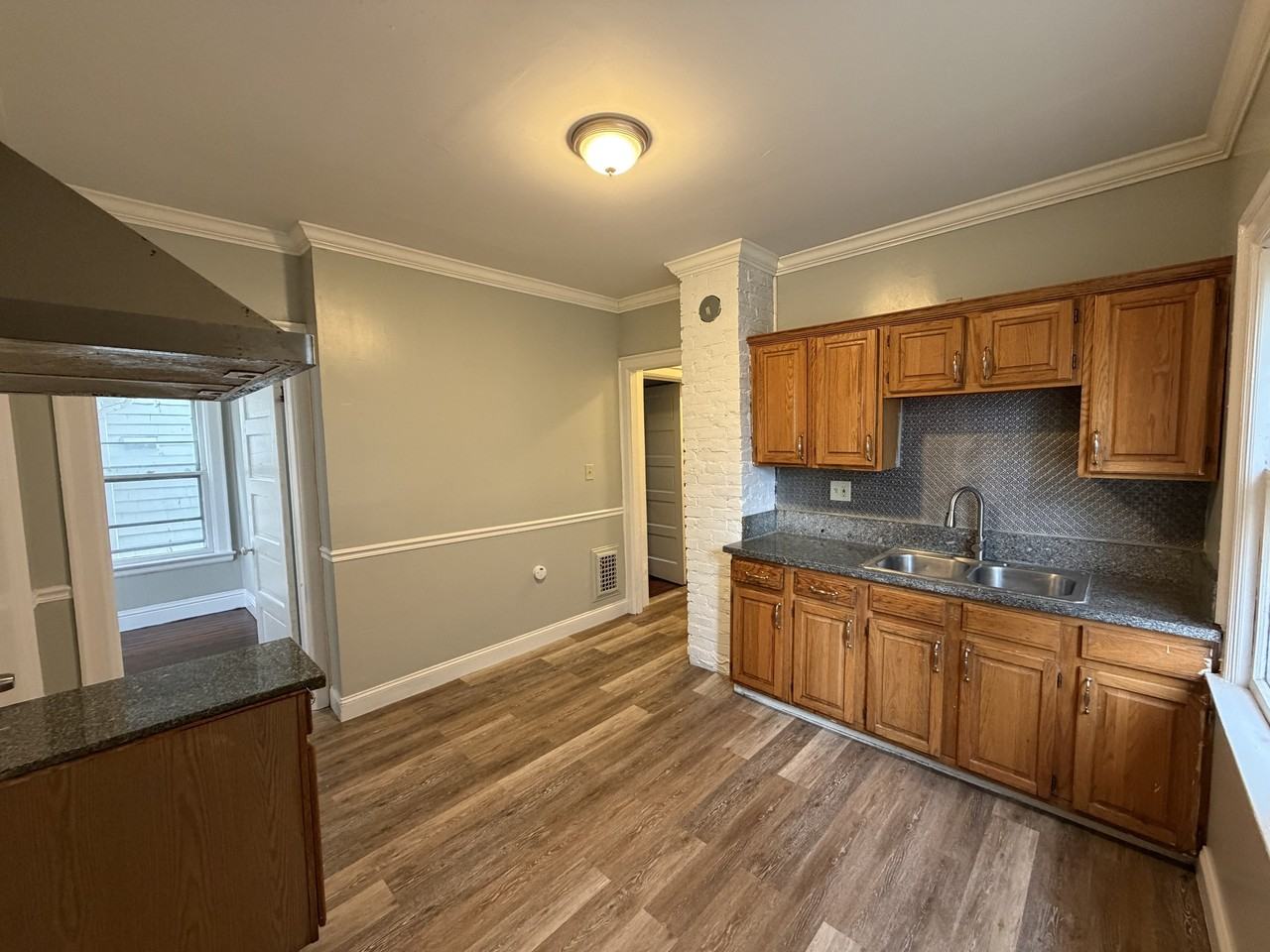 929 Lafayette Ave #1 - Photo 5 of 11