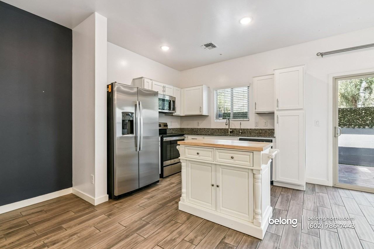 8192 N 22nd Dr - Photo 6 of 16