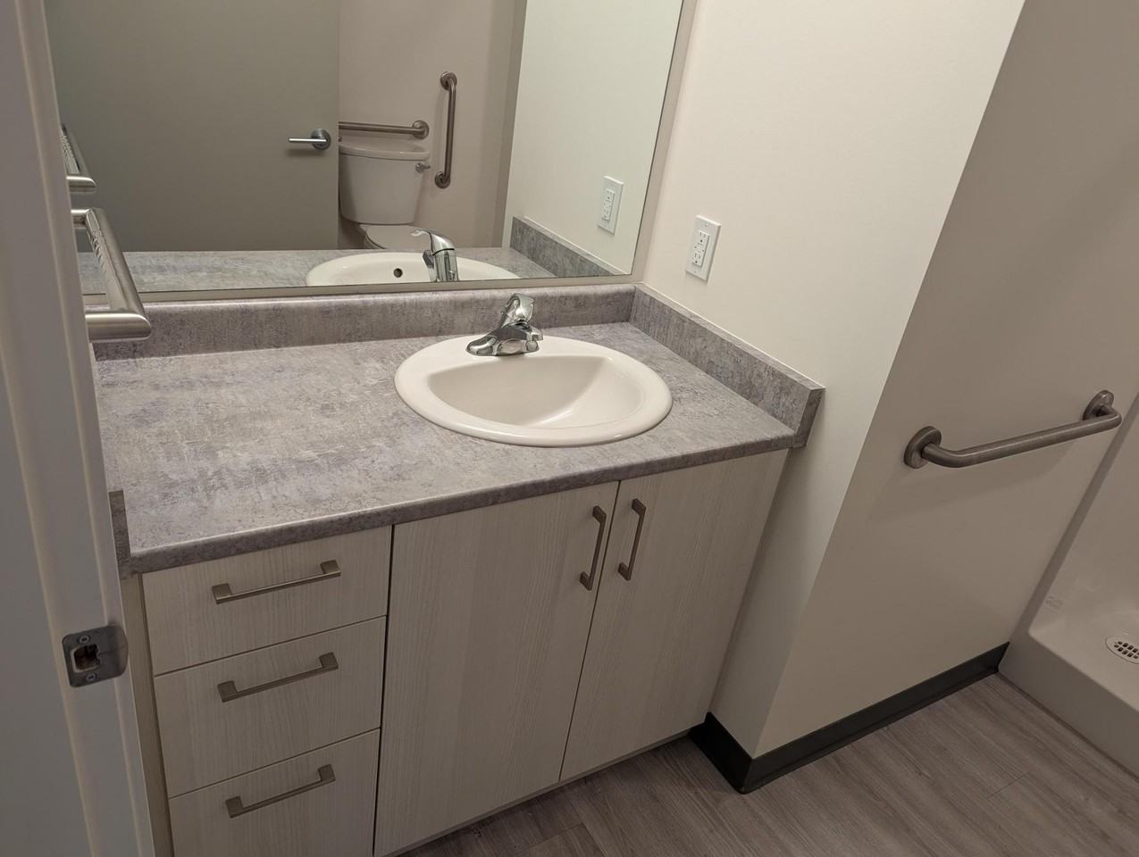 360 Moilliet Street #4 - Photo 5 of 16