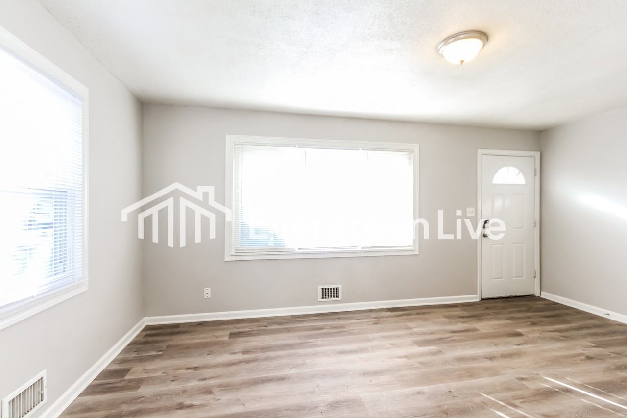 4739 N Mitchner Ave - Photo 3 of 15