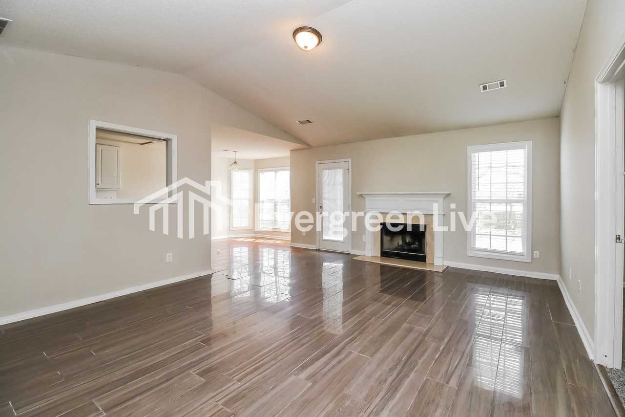 1570 Langdon Park Dr - Photo 2 of 15