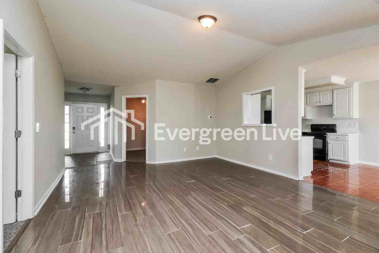 1570 Langdon Park Dr - Photo 3 of 15