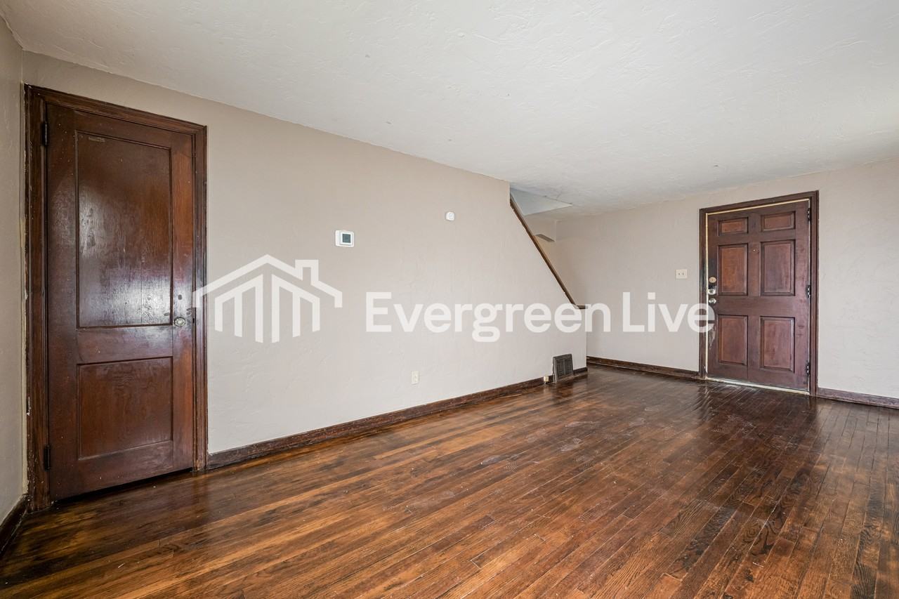 712 Lynda Ln - Photo 4 of 15