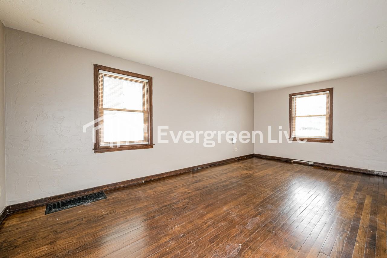 712 Lynda Ln - Photo 6 of 15