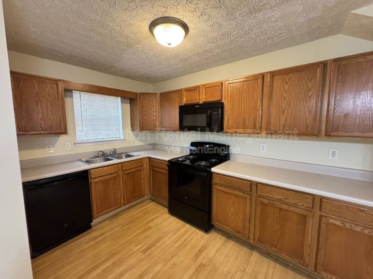 2607 Wellington Walk Pl - Photo 3 of 9