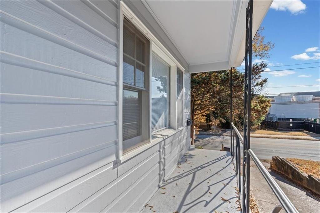 449 10th St Nw - Photo 2 of 39