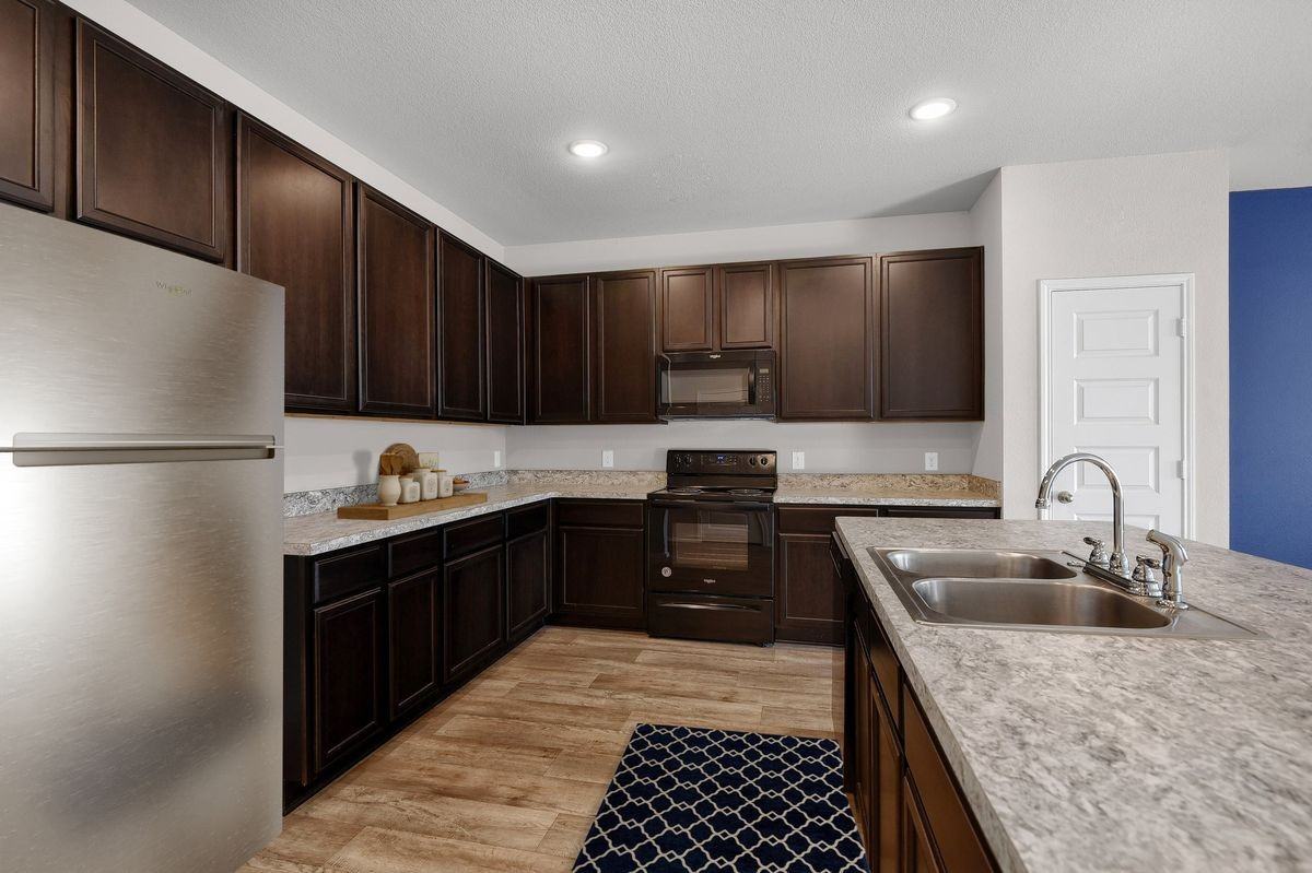 813 Billups Dr - Photo 6 of 36