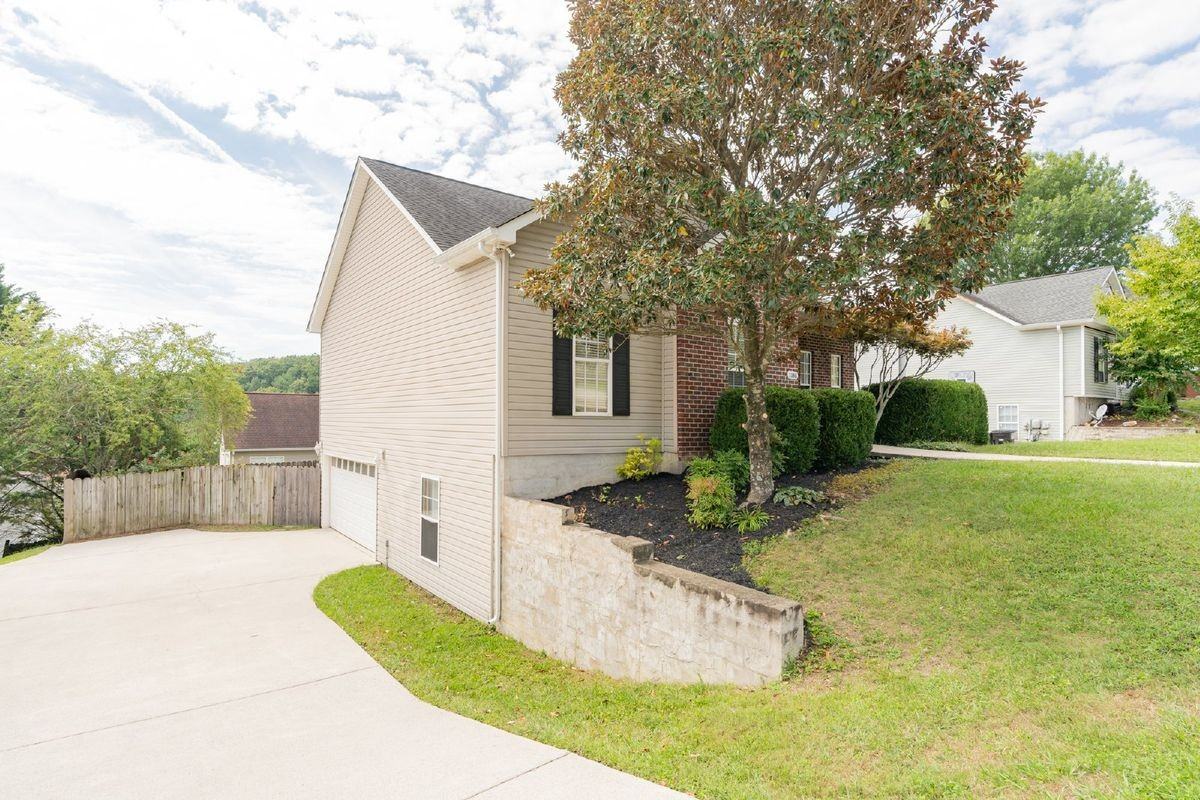 1165 Fuller Glen Cir - Photo 3 of 29