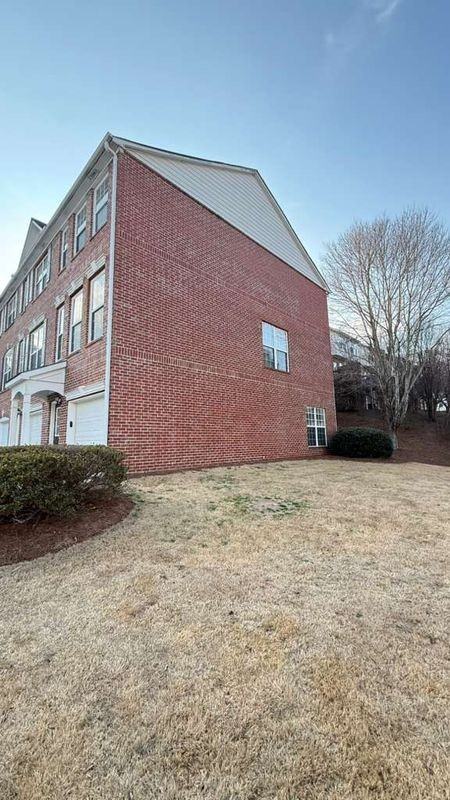 3291 Mill Springs Cir - Photo 3 of 19