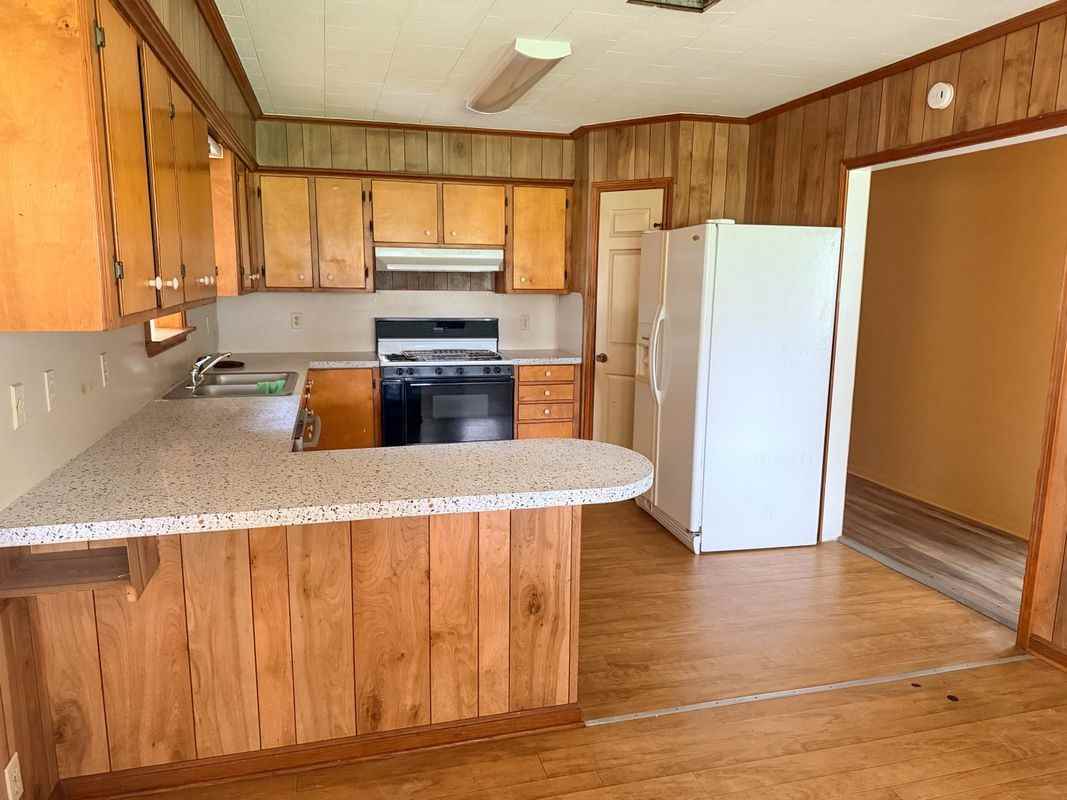 1710 Lewis St - Photo 3 of 12