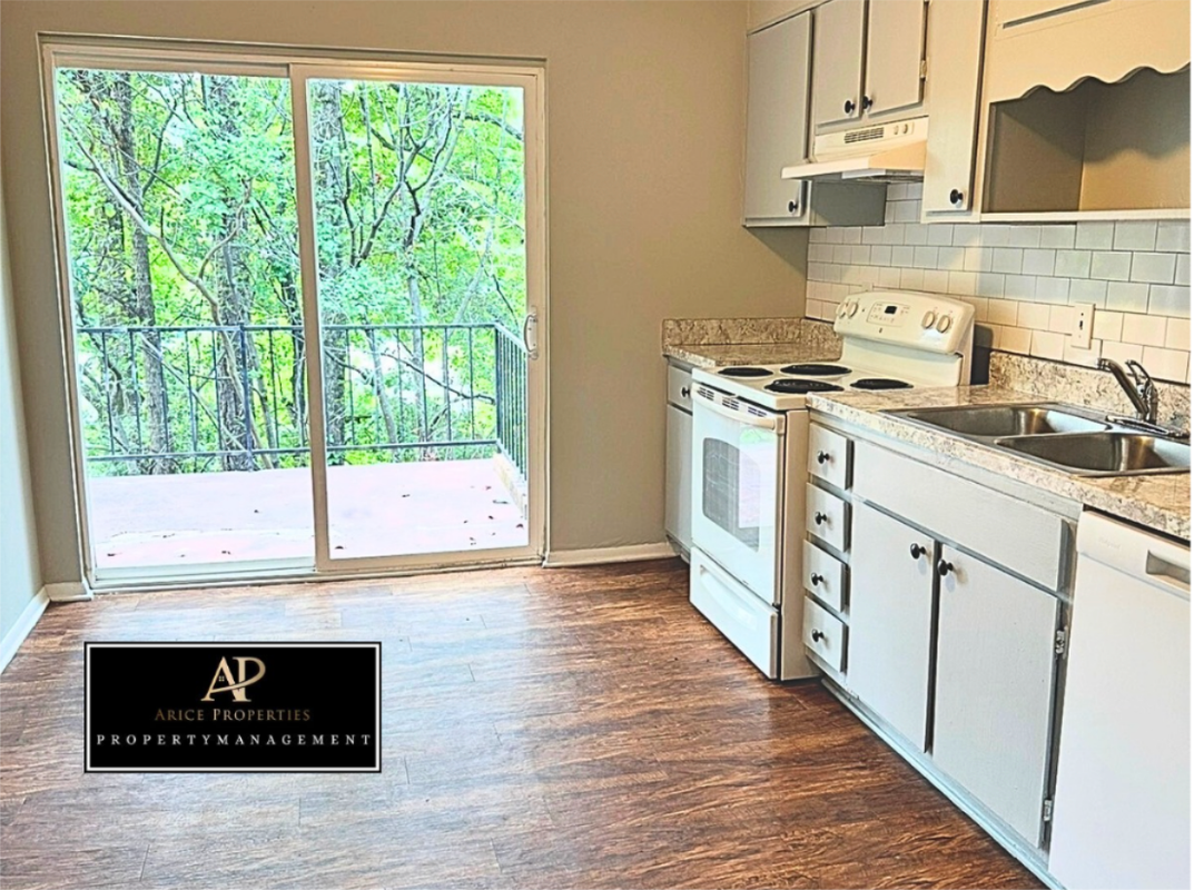 820 Beacon Pkwy E ##D - Photo 3 of 9