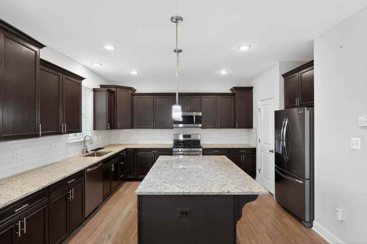 5378 Darlington Ct - Photo 2 of 10