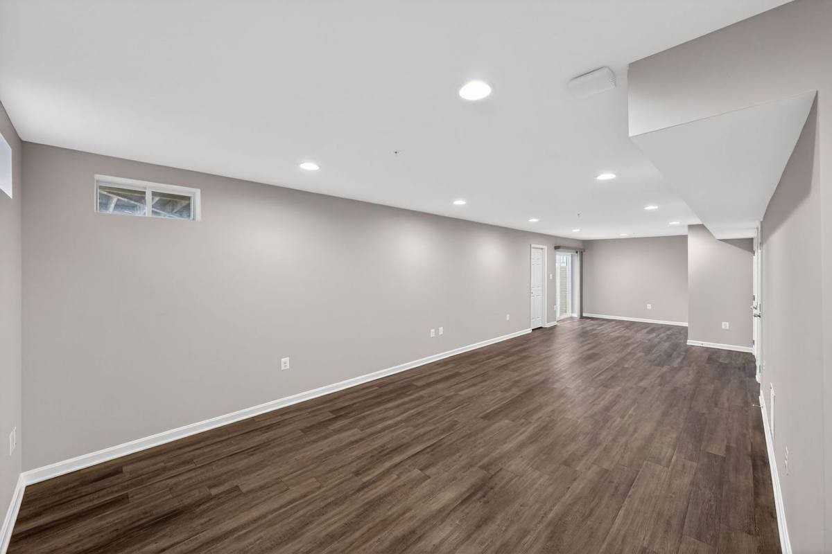 5378 Darlington Ct - Photo 3 of 10