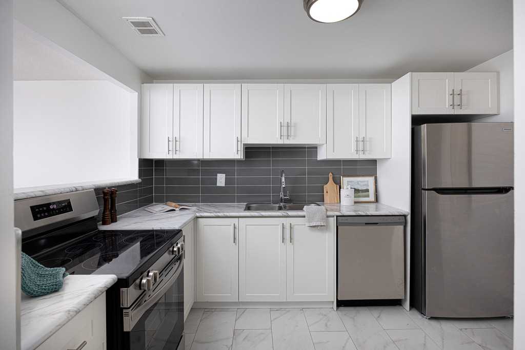 440 McMurchy Avenue South - Photo 3 of 20