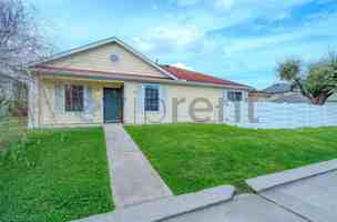 featured image of 919 Verde Trails Dr