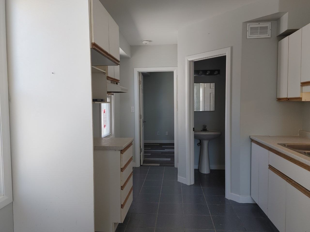 Mississaga W 104 - Photo 5 of 12