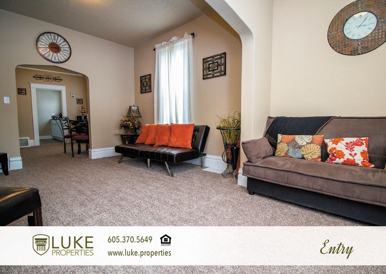 803 S Main Ave - Photo 2 of 12