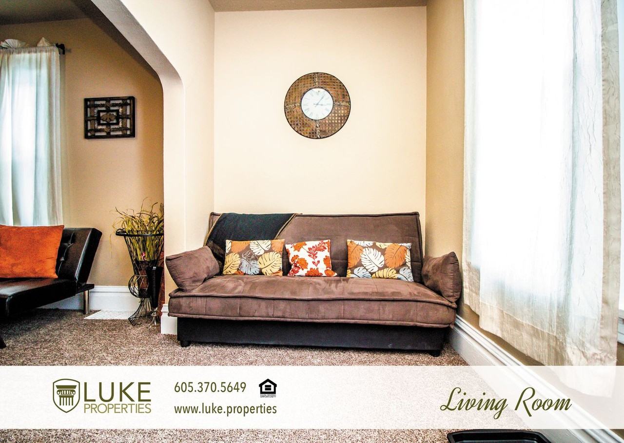 803 S Main Ave - Photo 3 of 12