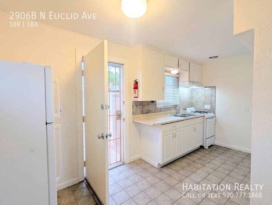 2906B N Euclid Ave - Photo 3 of 12