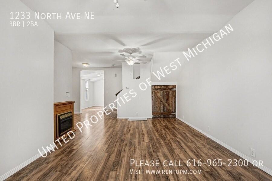 1233 North Ave Ne - Photo 4 of 21