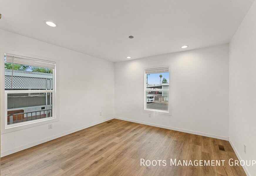 6231 N 59th Ave #9 - Photo 6 of 19